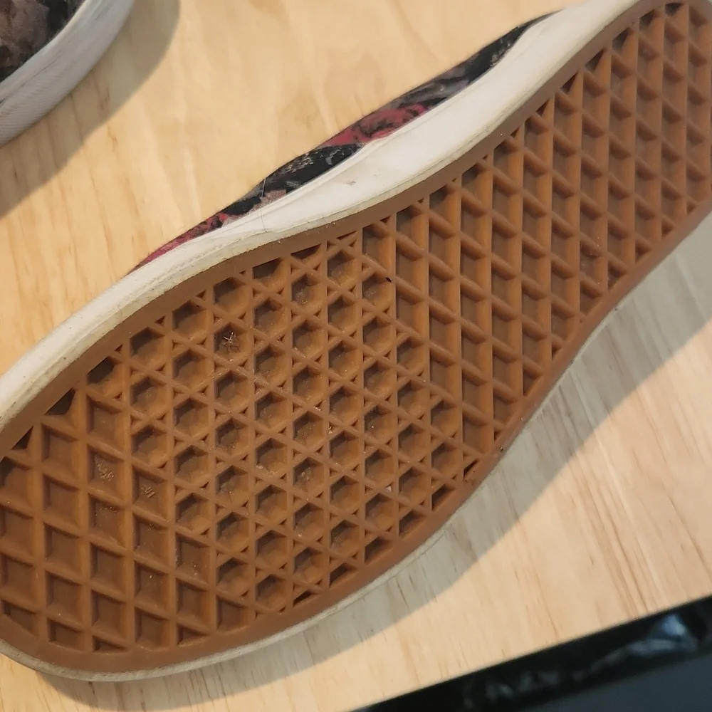 Vans - Picture 2 of 5